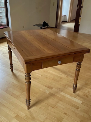 Tisch wegen Platzmangel zu verkaufen Bild 2