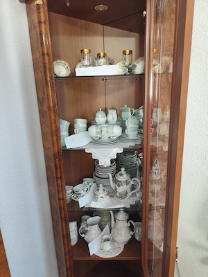 Gläser, verschiedener Art 