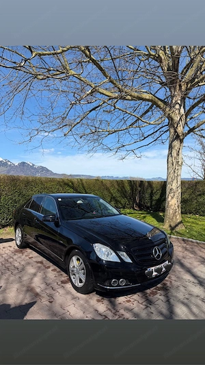 Mercedes-Benz E-Klasse zu Verkaufen Bild 3
