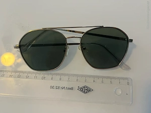 dünner Metallrahmen dunkle Gläser angenehmer leichter Sitz Retro   Vintage Stil Unisex tragbar  Idea