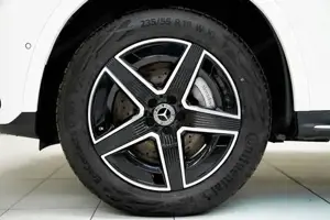 MERCEDES-BENZ GLC 300 Bild 4