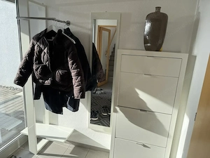 Garderobe mit Spiegel