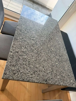 massiver Esstisch  Bild 2