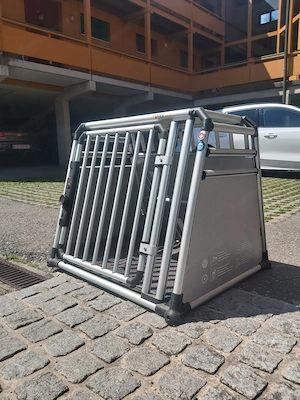 Hundebox aus Aluminium  Bild 3