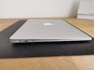 MacBook Air (Early 2015, 13" Zoll, 128GB, 8GB RAM) in der Farbe Silber Bild 4