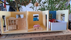 Puppenwohnung samt Inventar
