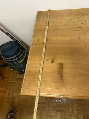 alter Holztisch Bild 2