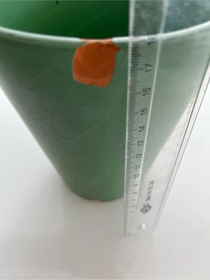 Schöner schlichter Blumentopf   Übertopf aus Ton in mattem Grün Bild 4