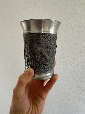 Zinnbecher-Set 7-teilig, Burgmotiv Bild 2