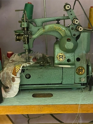 Einfass und Oberdeck i. Nähmaschiene Bild 2