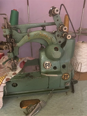 Einfass und Oberdeck i. Nähmaschiene Bild 3