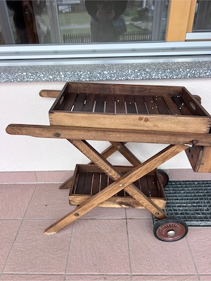 Rustikaler Servierwagen aus  Massivholz  Bild 2