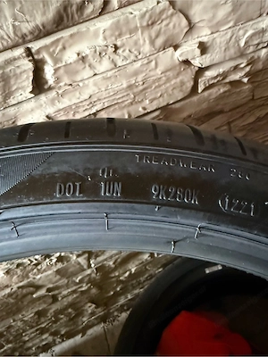 Sommerreifen 235 35 R20 Bild 2