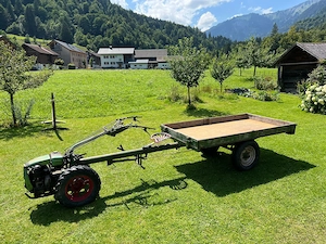 Schlepper mit Ladefläche Bild 6