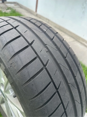 ford kuga 235 55R17  Bild 2