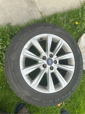 ford kuga 235 55R17  Bild 4