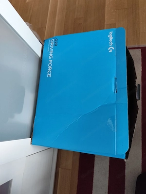 logitech drivingforce mit pedale Bild 2