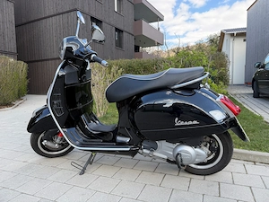 Vespa GTS 300