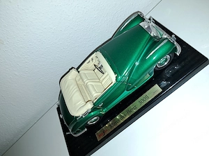 Mercedes-Benz 300 S im Maßstab 1:18 (Maisto) Bild 3