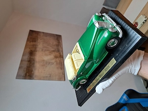 Mercedes-Benz 300 S im Maßstab 1:18 (Maisto) Bild 5