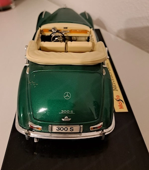 Mercedes-Benz 300 S im Maßstab 1:18 (Maisto) Bild 8