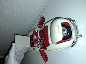 Mercedes-Benz 300 SL Roadster 1:18 (Bburago) Bild 7