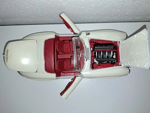 Mercedes-Benz 300 SL Roadster 1:18 (Bburago) Bild 6