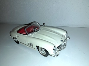 Mercedes-Benz 300 SL Roadster 1:18 (Bburago) Bild 8