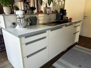 Küche mit E-Geräten zu verkaufen  Bild 4