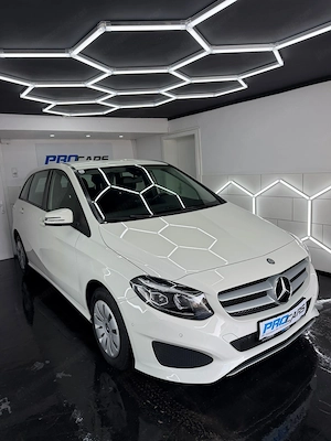 Mercedes-Benz B 180 Automatik *NAVI*SITZHZG* Bild 2