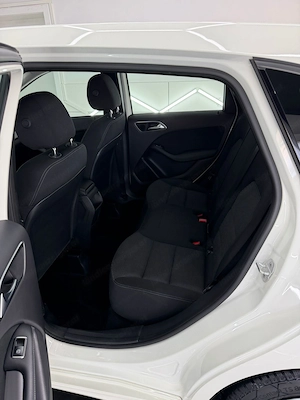 Mercedes-Benz B 180 Automatik *NAVI*SITZHZG* Bild 10