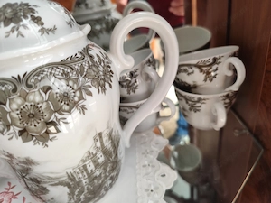 Geschirr gut erhalten schönes Motiv  Bild 4
