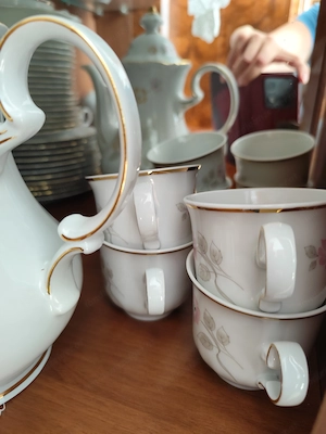 Geschirr Service gut erhalten  Bild 2