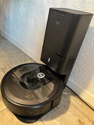 iRobot Roomba i7+ Saugroboter Bild 3