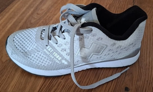 Marken-Kinder-Turnschuhe Buben Größe 36 + 37  Bild 2