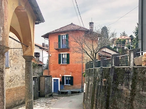 Tolles Haus  am Lago Maggiore in Italien, mit Turm und Innenhof Bild 2