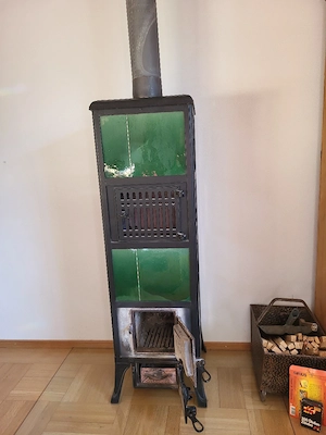 Stand-Kachelofen grün Bild 4