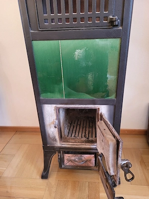 Stand-Kachelofen grün Bild 5