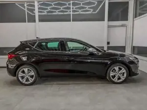 Seat Leon FR 1.5 TSI NAVI SHZ MATRIX KEYLESS 1,5 TSI 110k... Bild 4