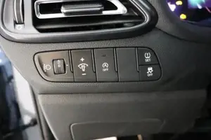 Hyundai i30 N Line 1.5 TGDi 117kW (160PS) Navigationssyst... Bild 8