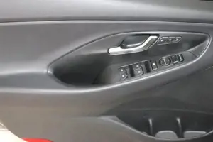 Hyundai i30 N Line 1.5 TGDi 117kW (160PS) Navigationssyst... Bild 6