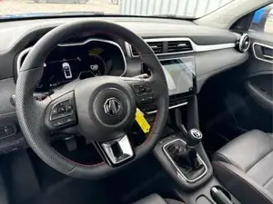 MG ZS Luxury 1.5 VTI 106 PS Garantie-Leder-Navi-Apple... Bild 8