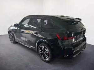 BMW X1 sDrive Aut. 18i M-SPORT PRO /RFK/AHK/PANO-DA/ 100 kW (136 PS), Automatik, Frontantrieb Bild 4