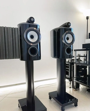 B&W 805D4 Gloss Black Speakers with Stands  Bild 4