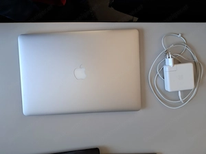 MacBook Pro 15" Mid 2015 Bild 2