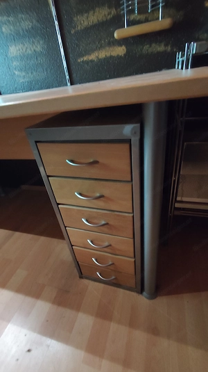 komplette Büroeinrichtung