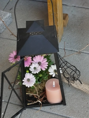 Deko Laterne mit Blumen und Vogel 