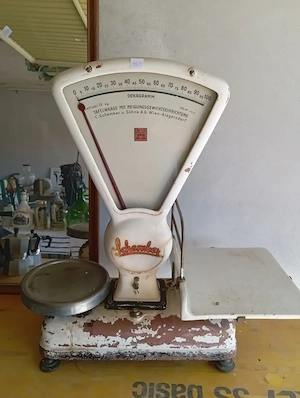 alte Waage aus Geschäft.  Dekorativ