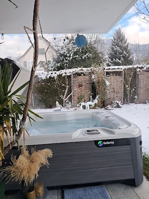 Hotspring Whirlpool  Bild 3