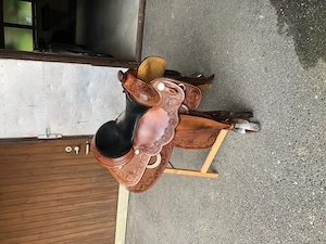 Westernsattel Centered Seat